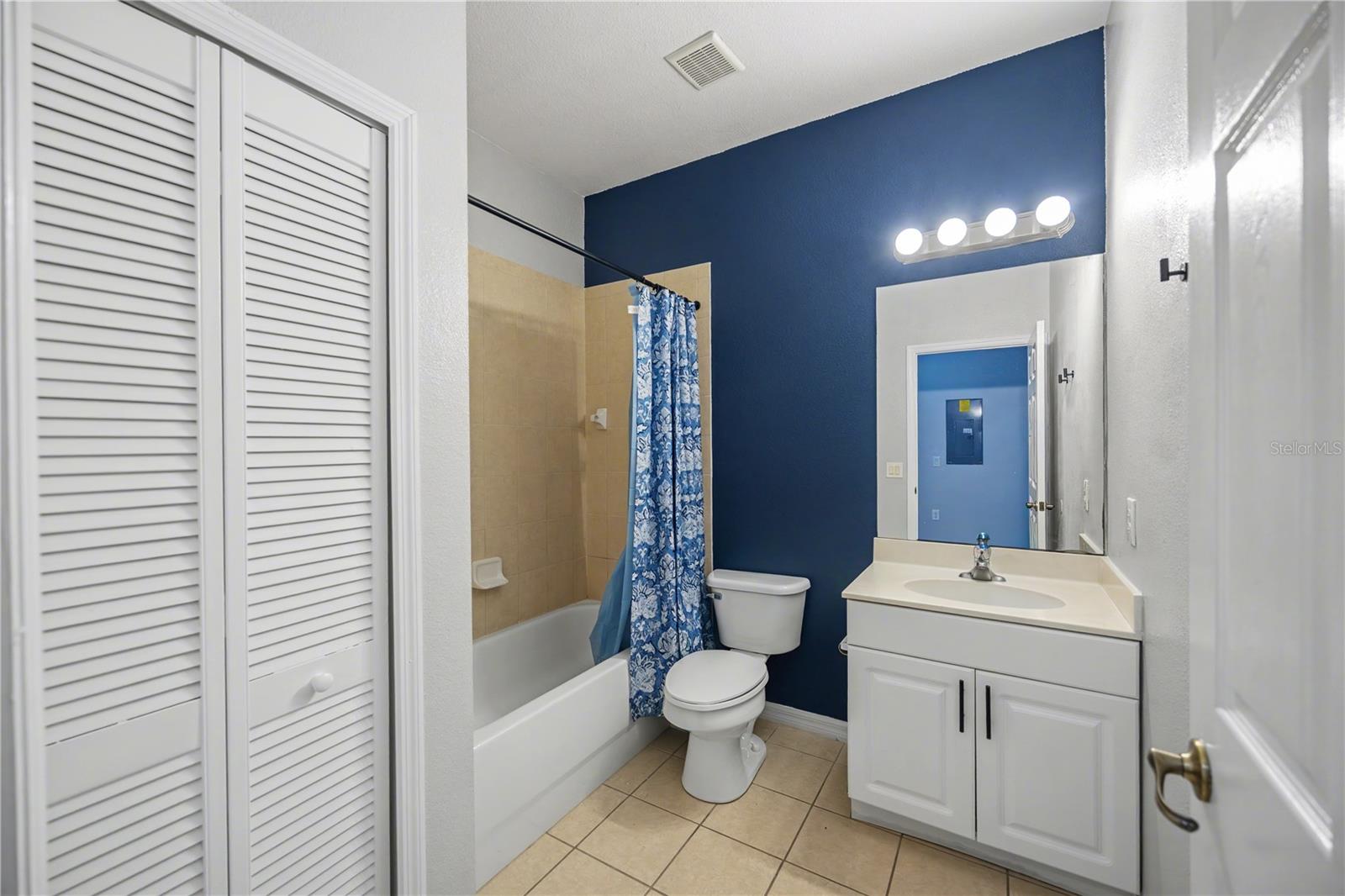 Image 14 of 21 For 3158 Sun Lake Court A