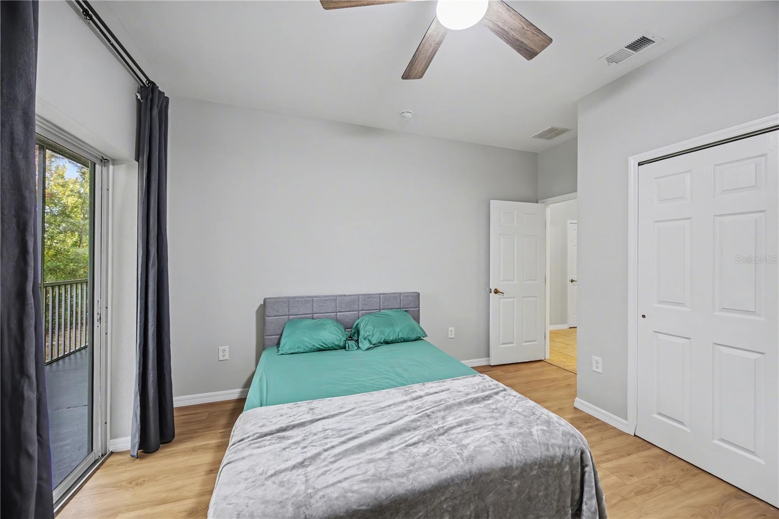 Image 17 of 21 For 3158 Sun Lake Court A