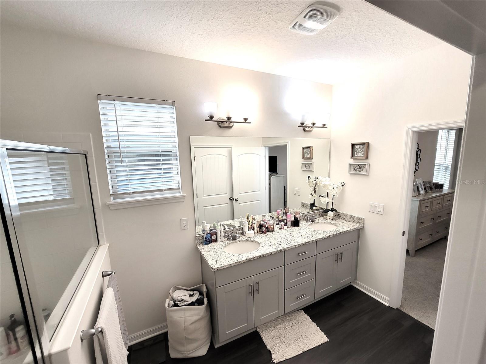 Image 17 of 54 For 9456 Komika Lane W 1