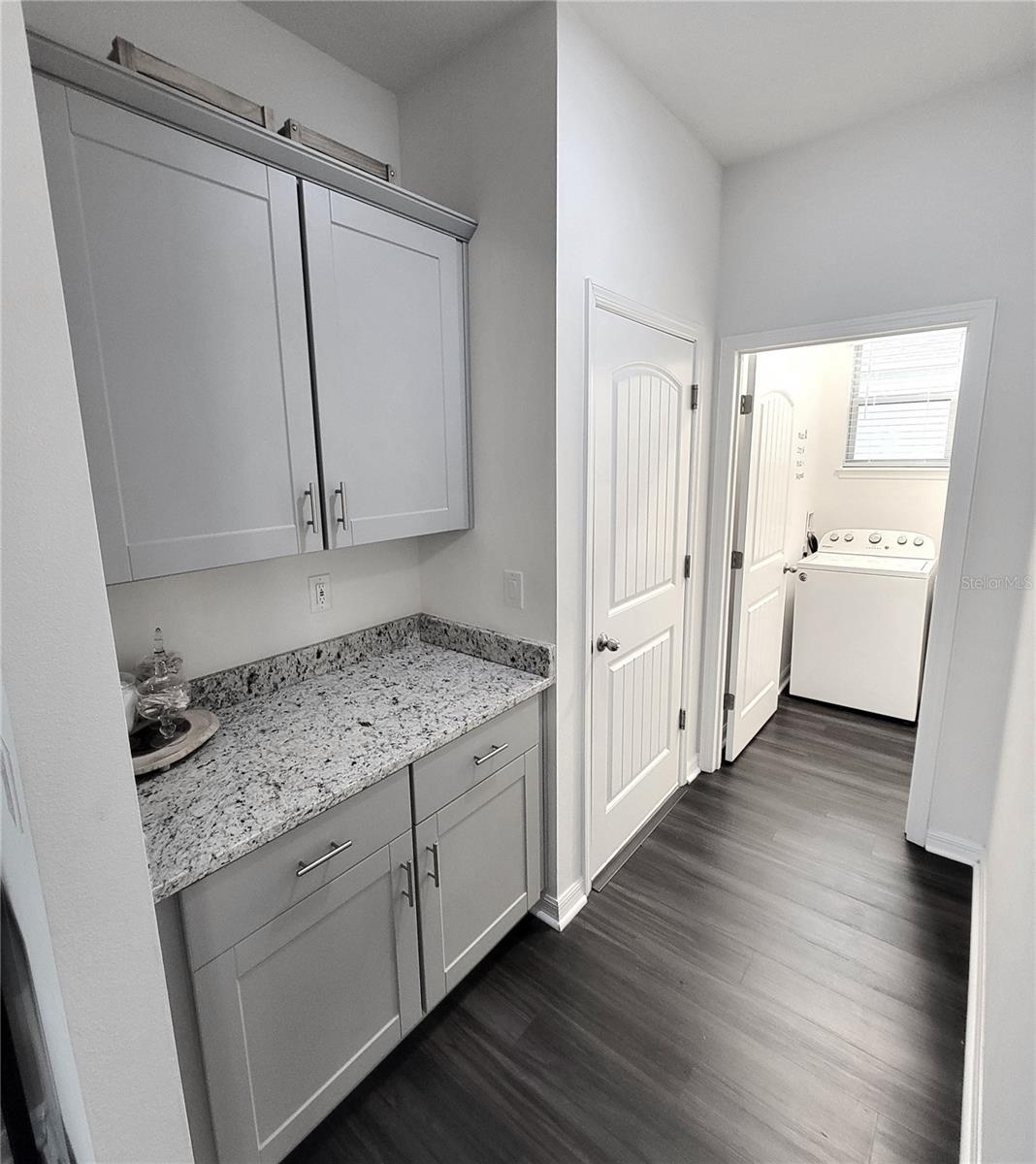 Image 26 of 54 For 9456 Komika Lane W 1