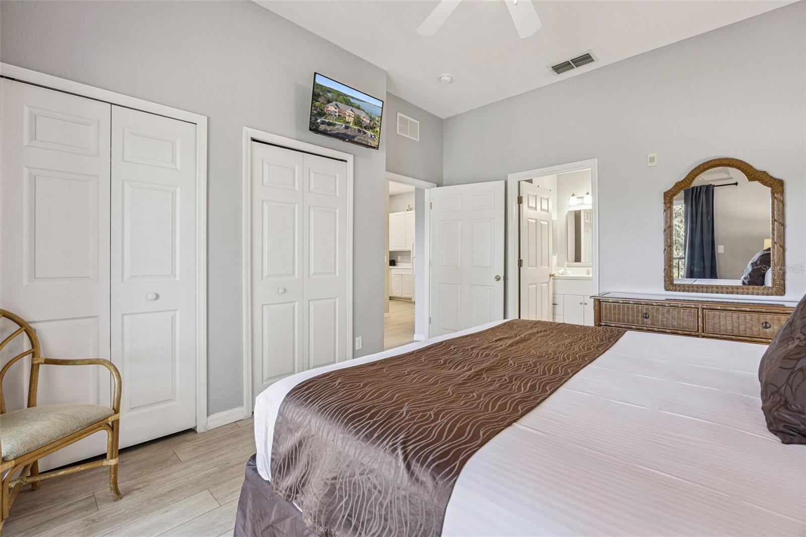 Image 17 of 54 For 714 New Providence Promenade