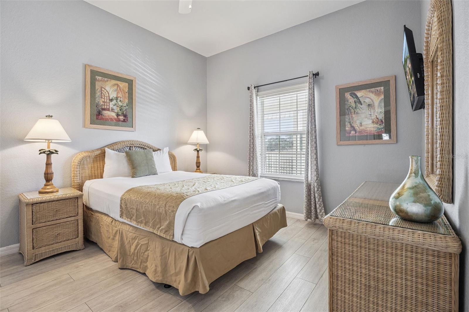 Image 18 of 54 For 714 New Providence Promenade