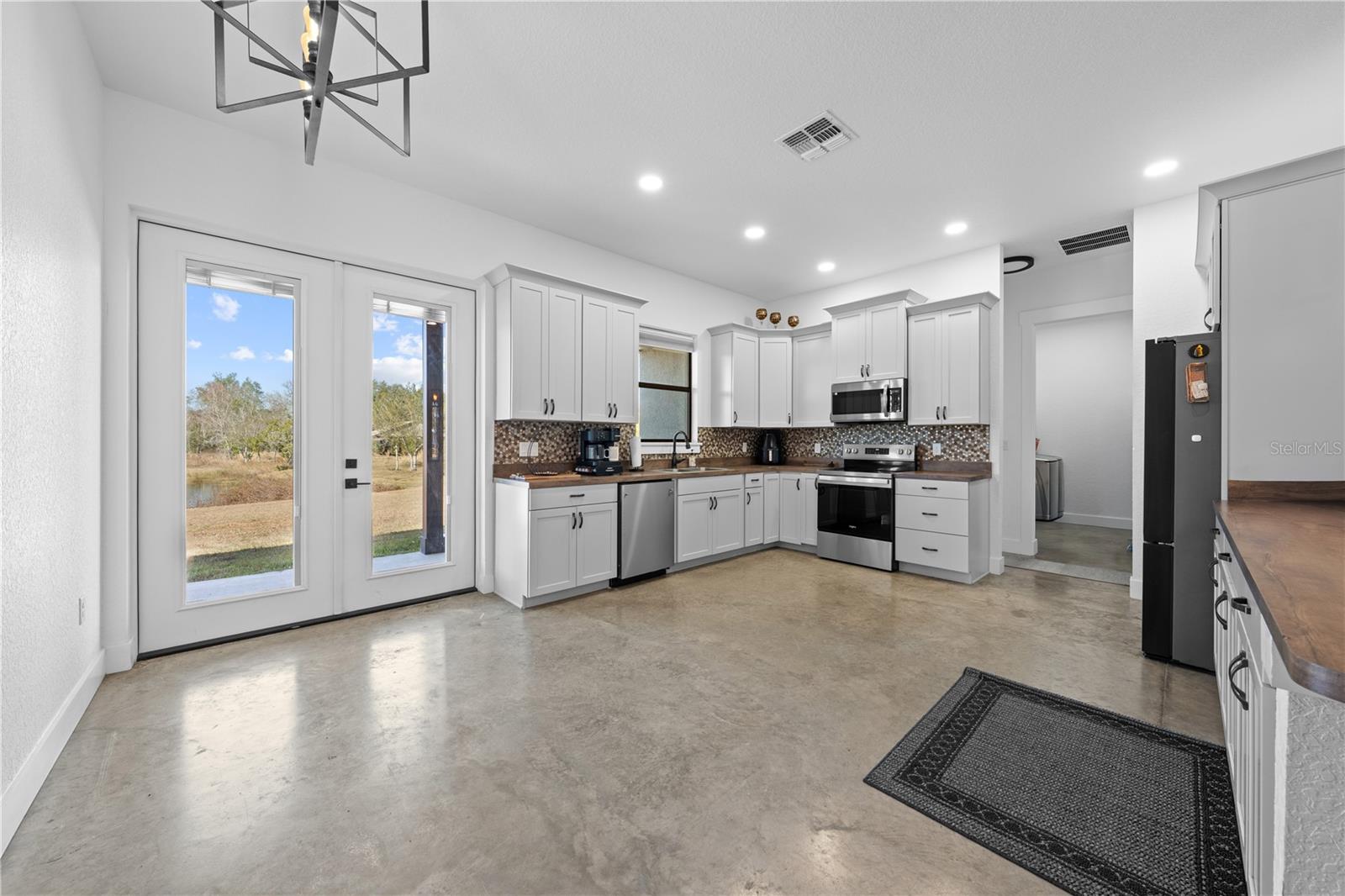 Image 12 of 40 For 3620 Kaiser Avenue