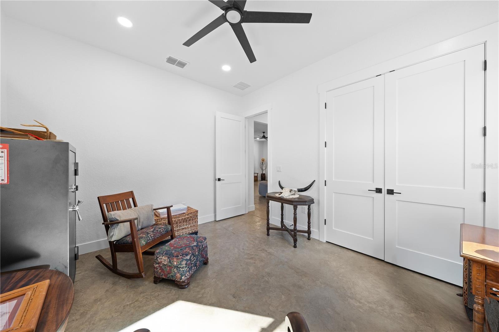 Image 22 of 40 For 3620 Kaiser Avenue