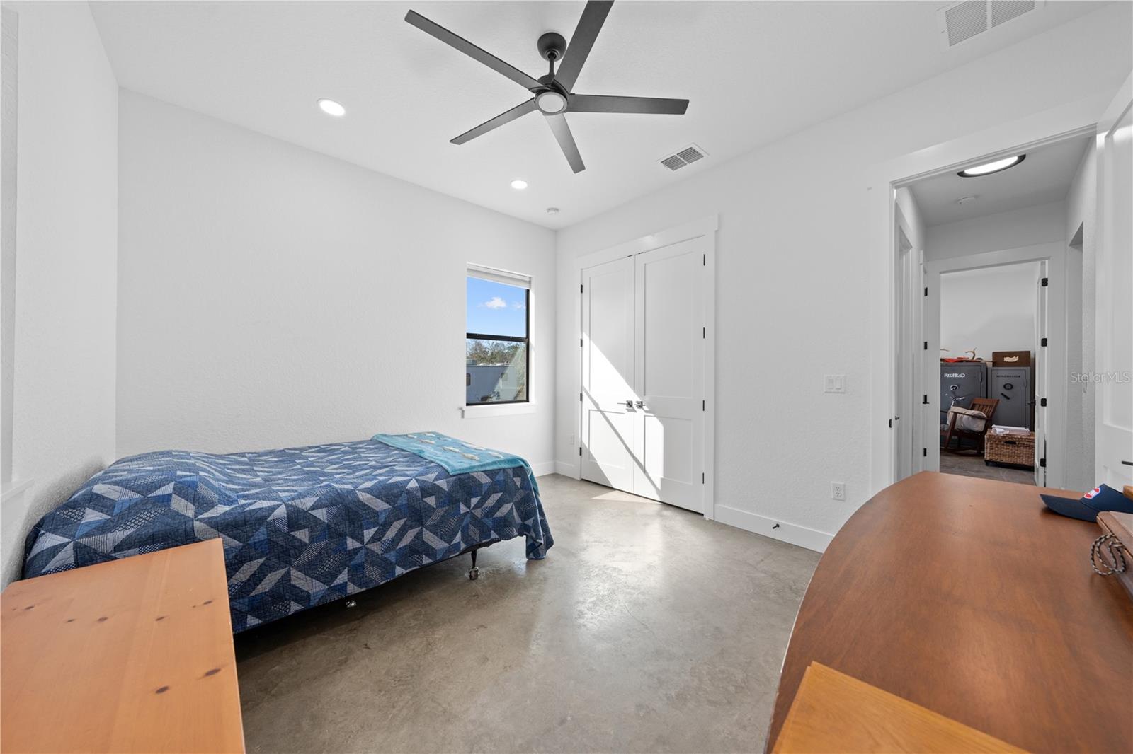 Image 24 of 40 For 3620 Kaiser Avenue