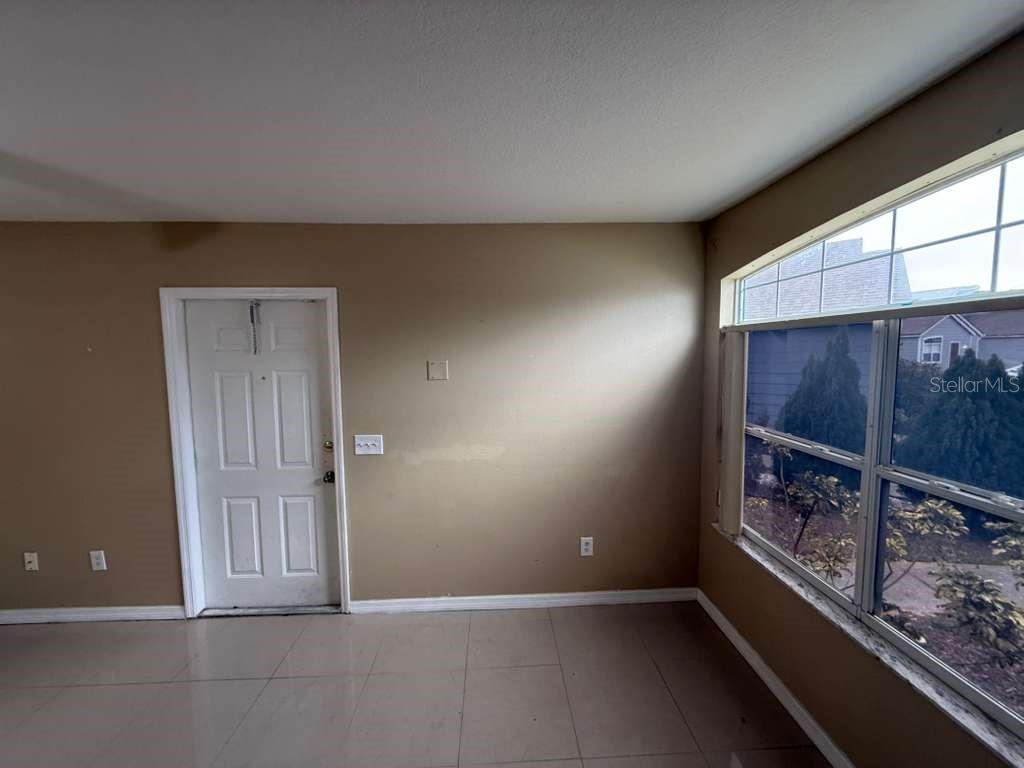 Image 7 of 34 For 709 Orchid Drive B