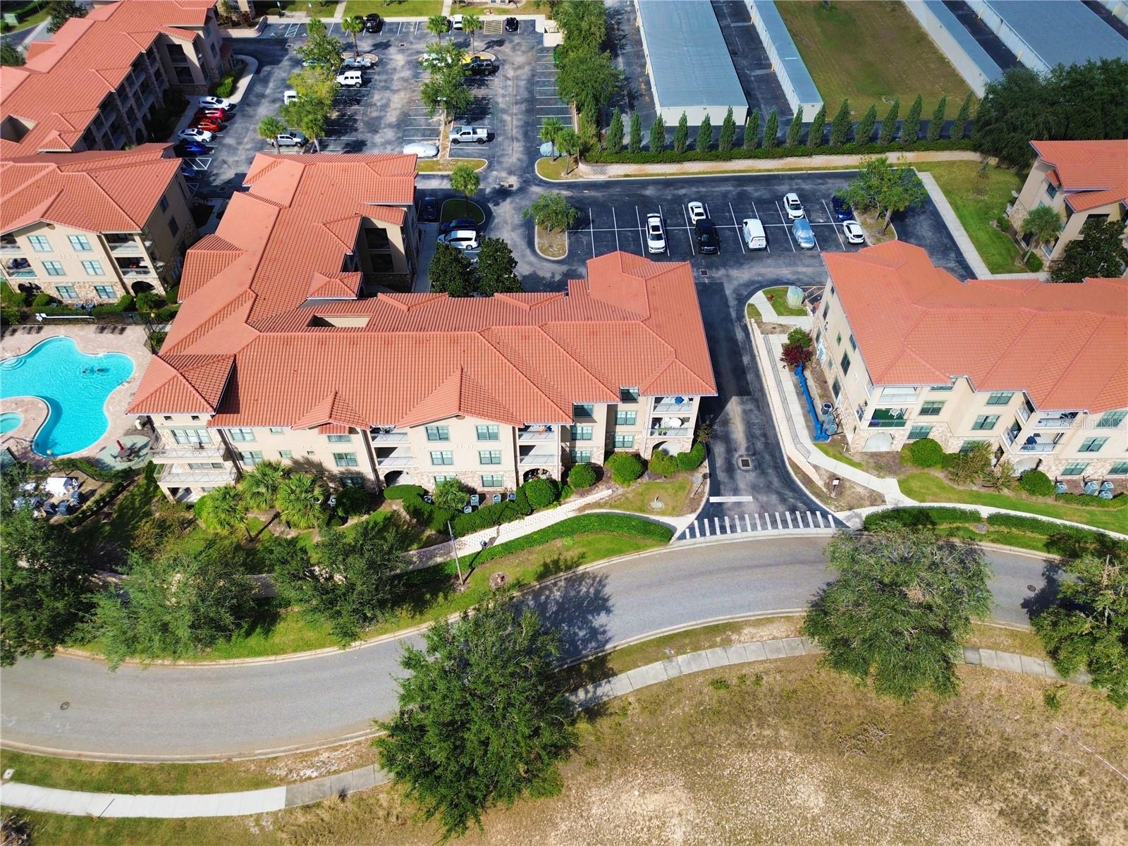 Image 4 of 21 For 909 Charo Parkway 1016