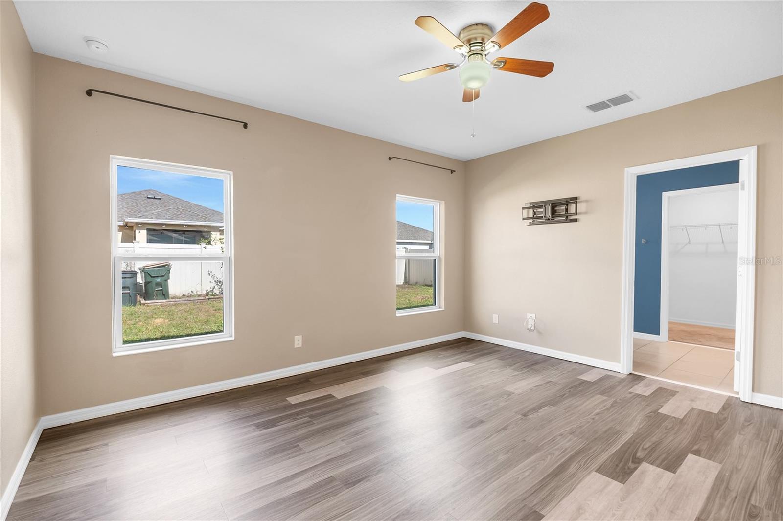 Image 13 of 38 For 2620 Wadeview Loop