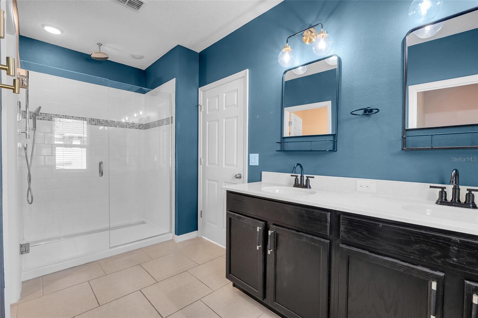 Image 17 of 38 For 2620 Wadeview Loop