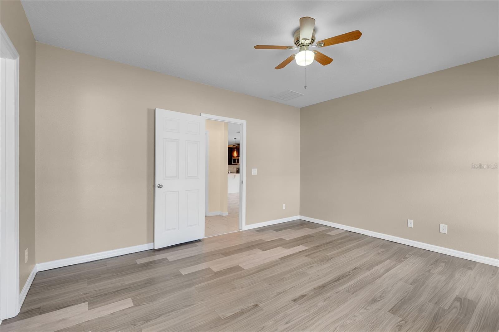 Image 18 of 38 For 2620 Wadeview Loop