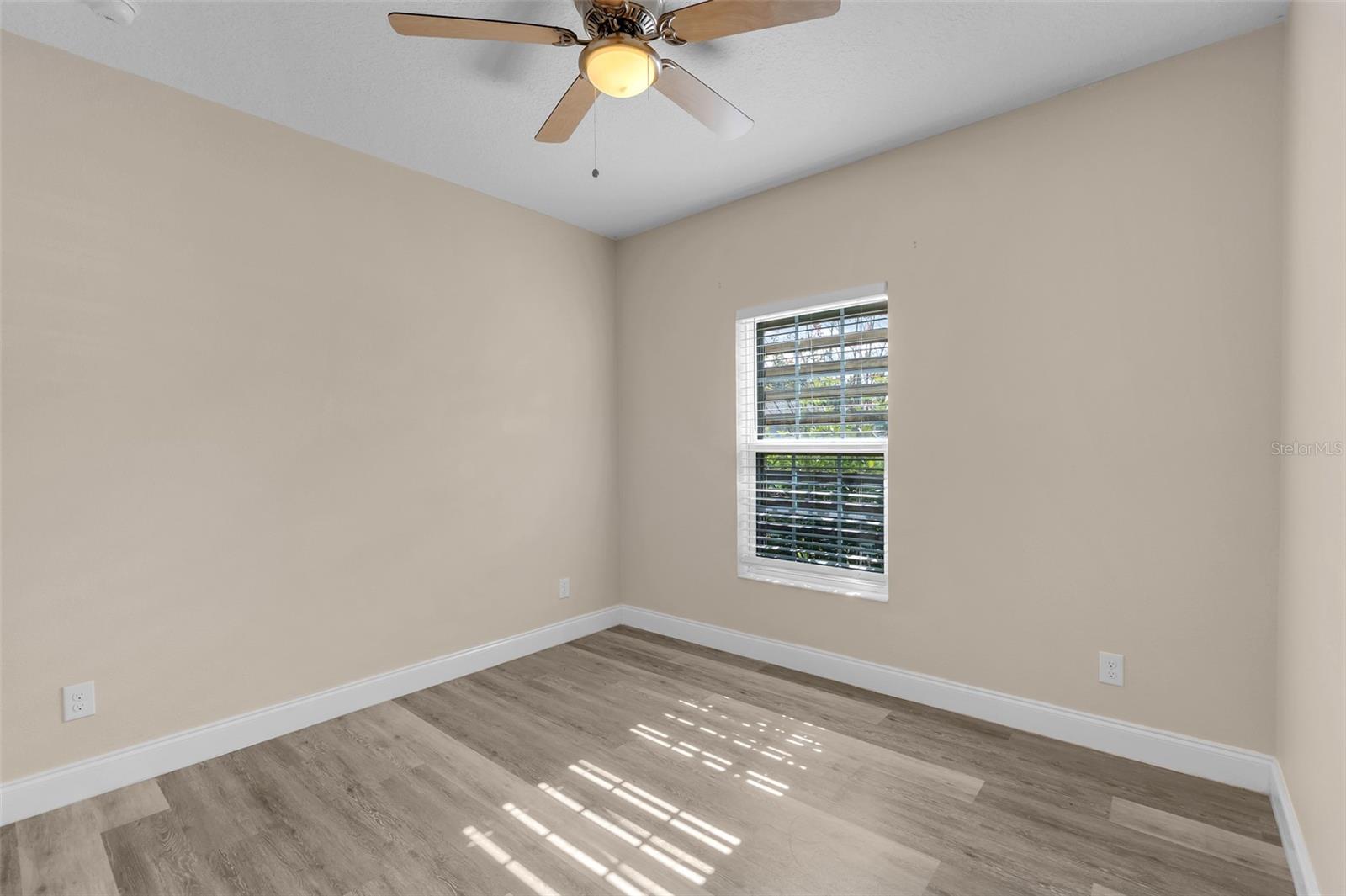 Image 19 of 38 For 2620 Wadeview Loop