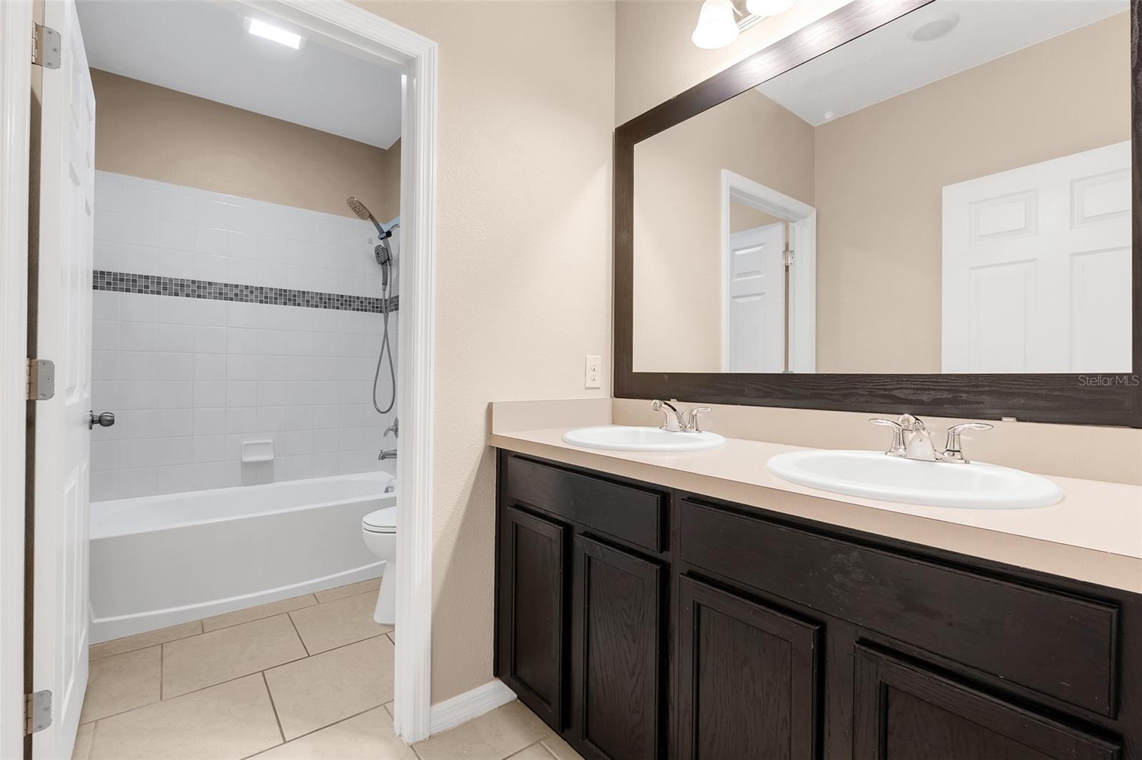 Image 26 of 38 For 2620 Wadeview Loop