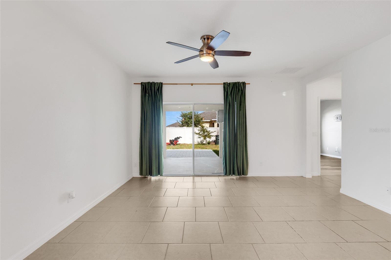 Image 6 of 38 For 2620 Wadeview Loop