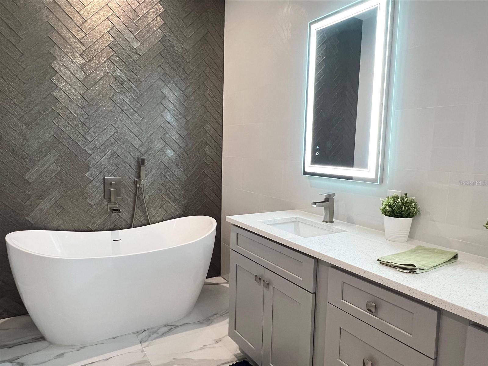 Image 19 of 94 For 965 Pine Hill Boulevard