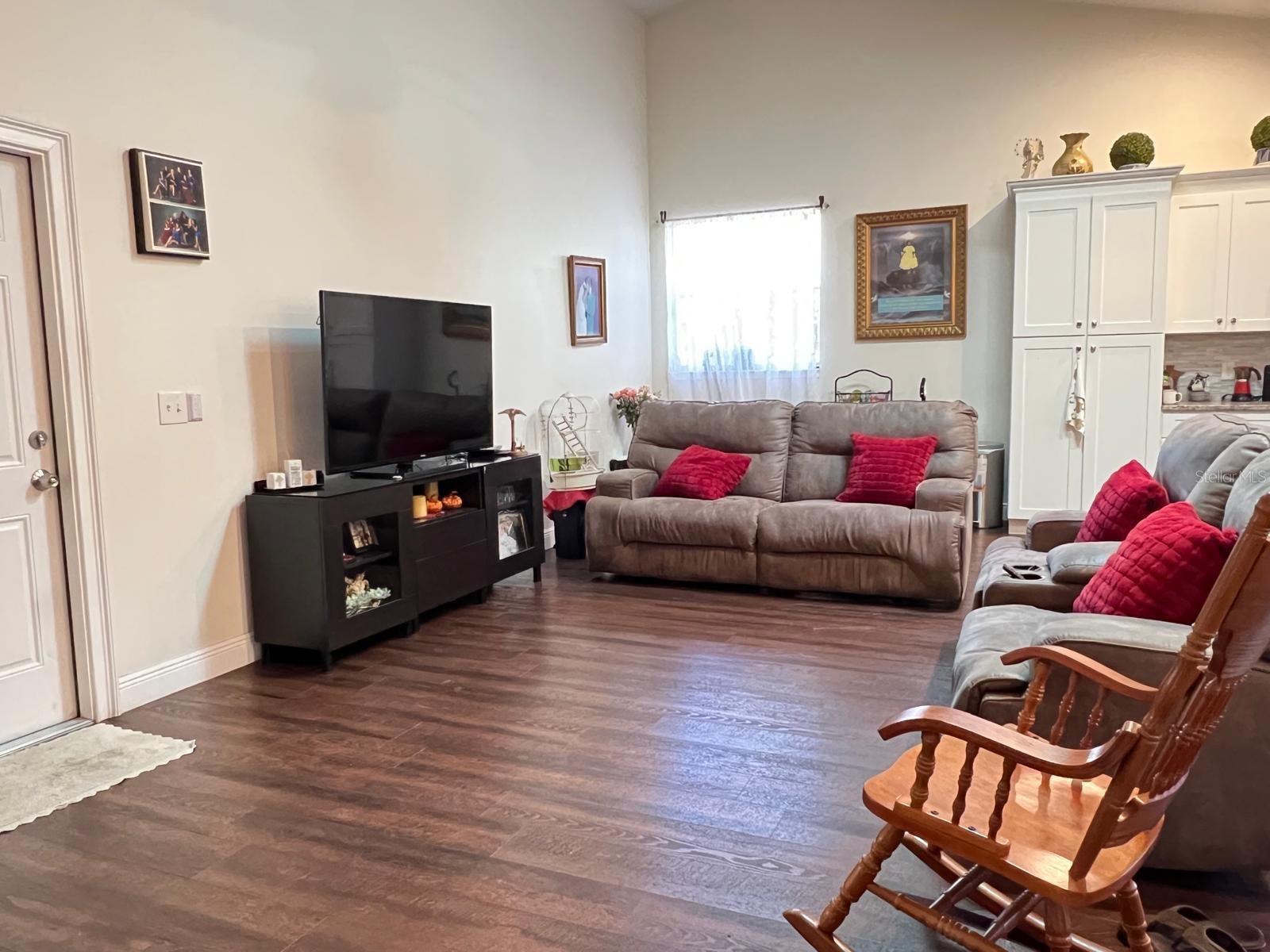 Image 57 of 94 For 965 Pine Hill Boulevard