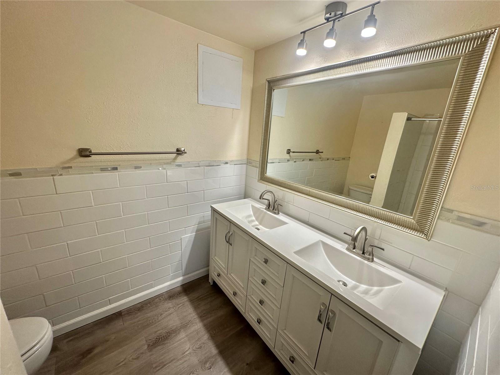 Image 17 of 32 For 12406 Cobble Stone Drive