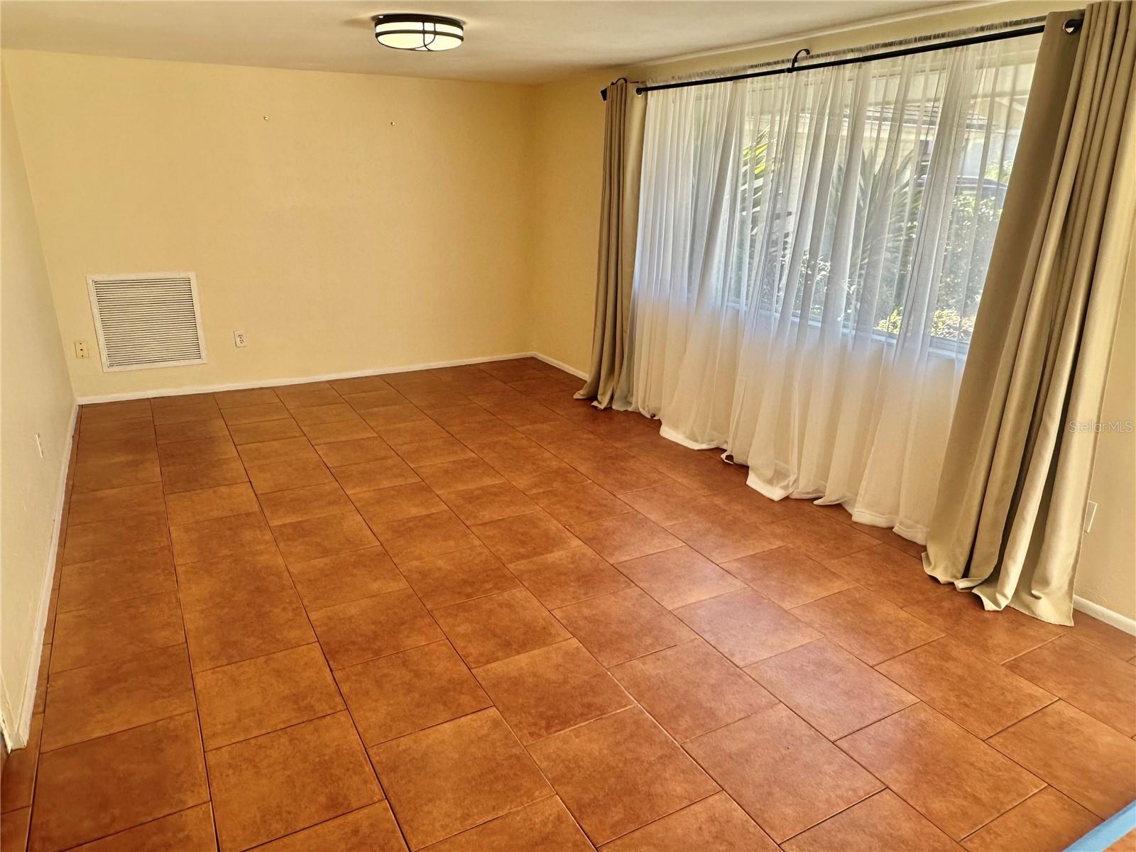 Image 4 of 32 For 12406 Cobble Stone Drive