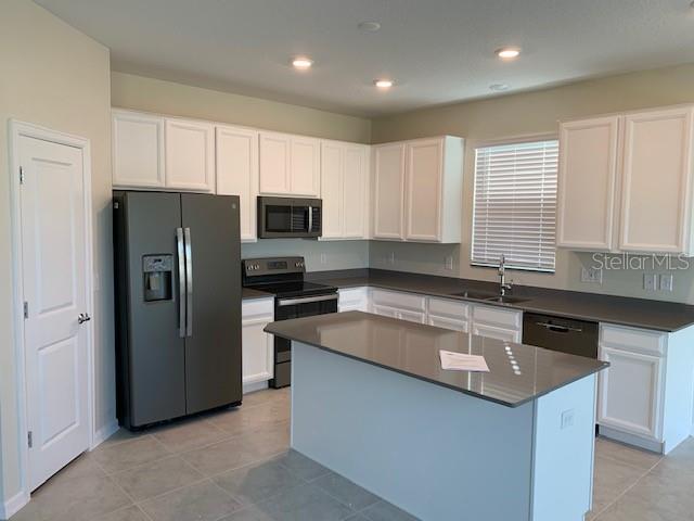 Image 12 of 25 For 16441 Champlain Street