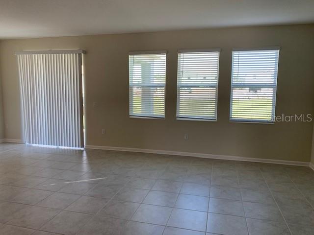 Image 20 of 25 For 16441 Champlain Street