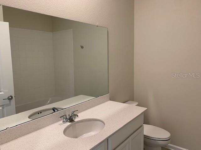 Image 8 of 25 For 16441 Champlain Street