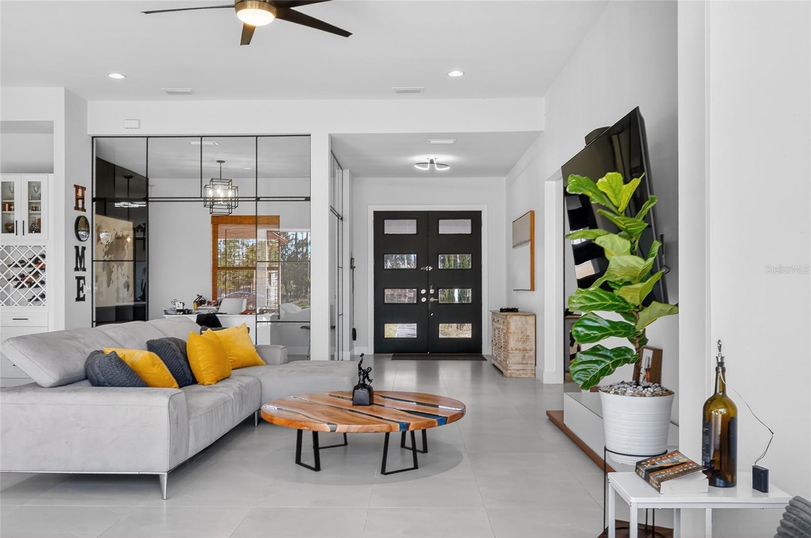 Image 17 of 60 For 19438 Sheldon Street