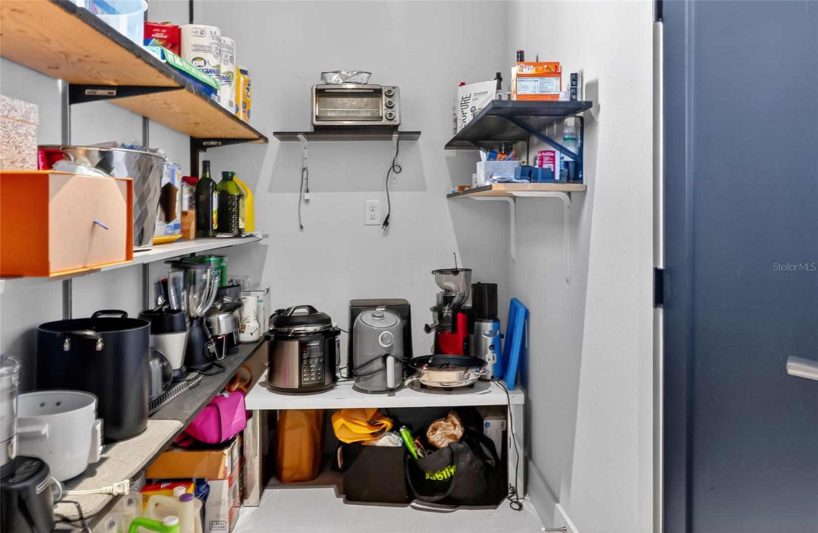 Image 28 of 60 For 19438 Sheldon Street