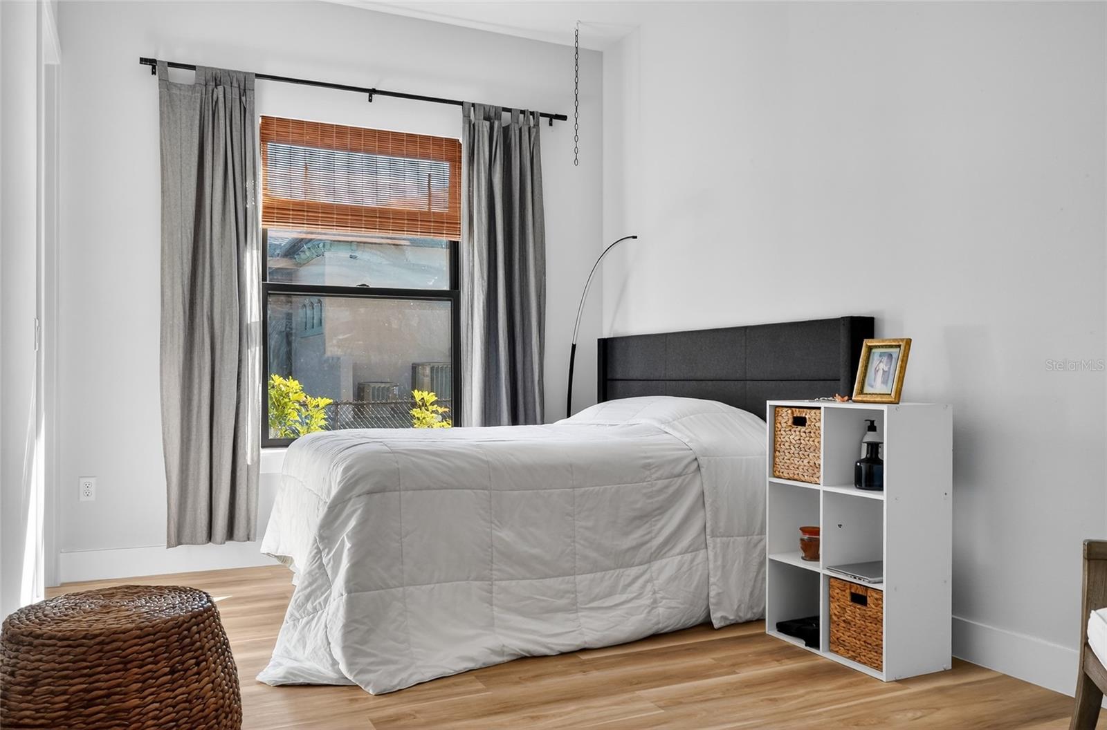 Image 37 of 60 For 19438 Sheldon Street