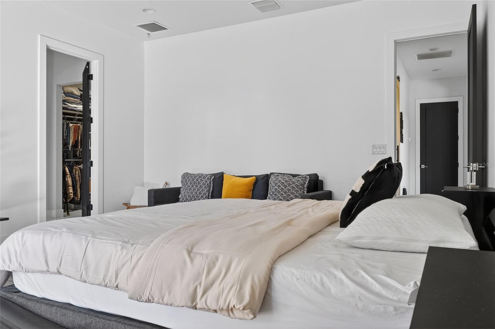 Image 44 of 60 For 19438 Sheldon Street