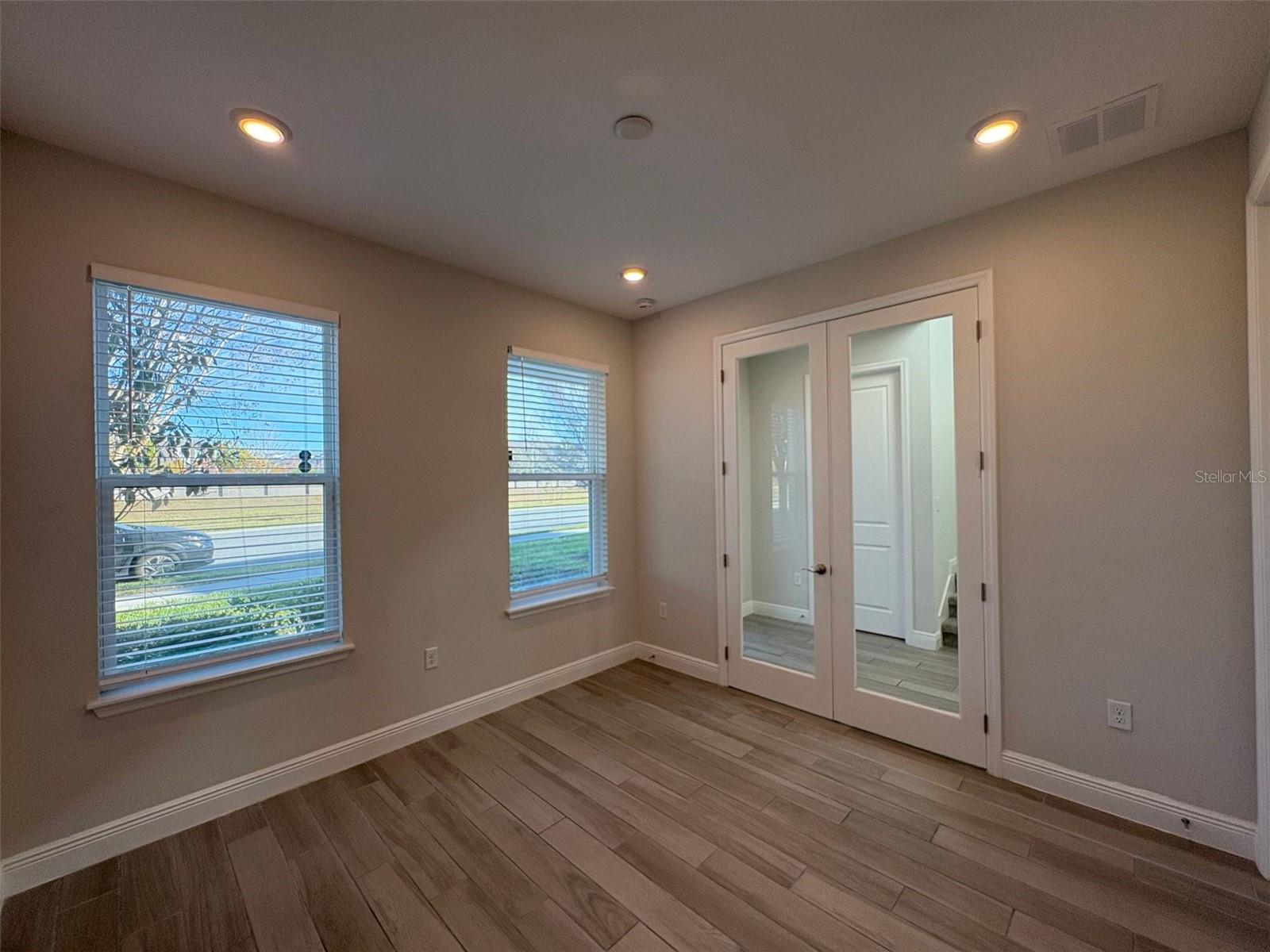 Image 10 of 26 For 7133 Carrickbend Lane