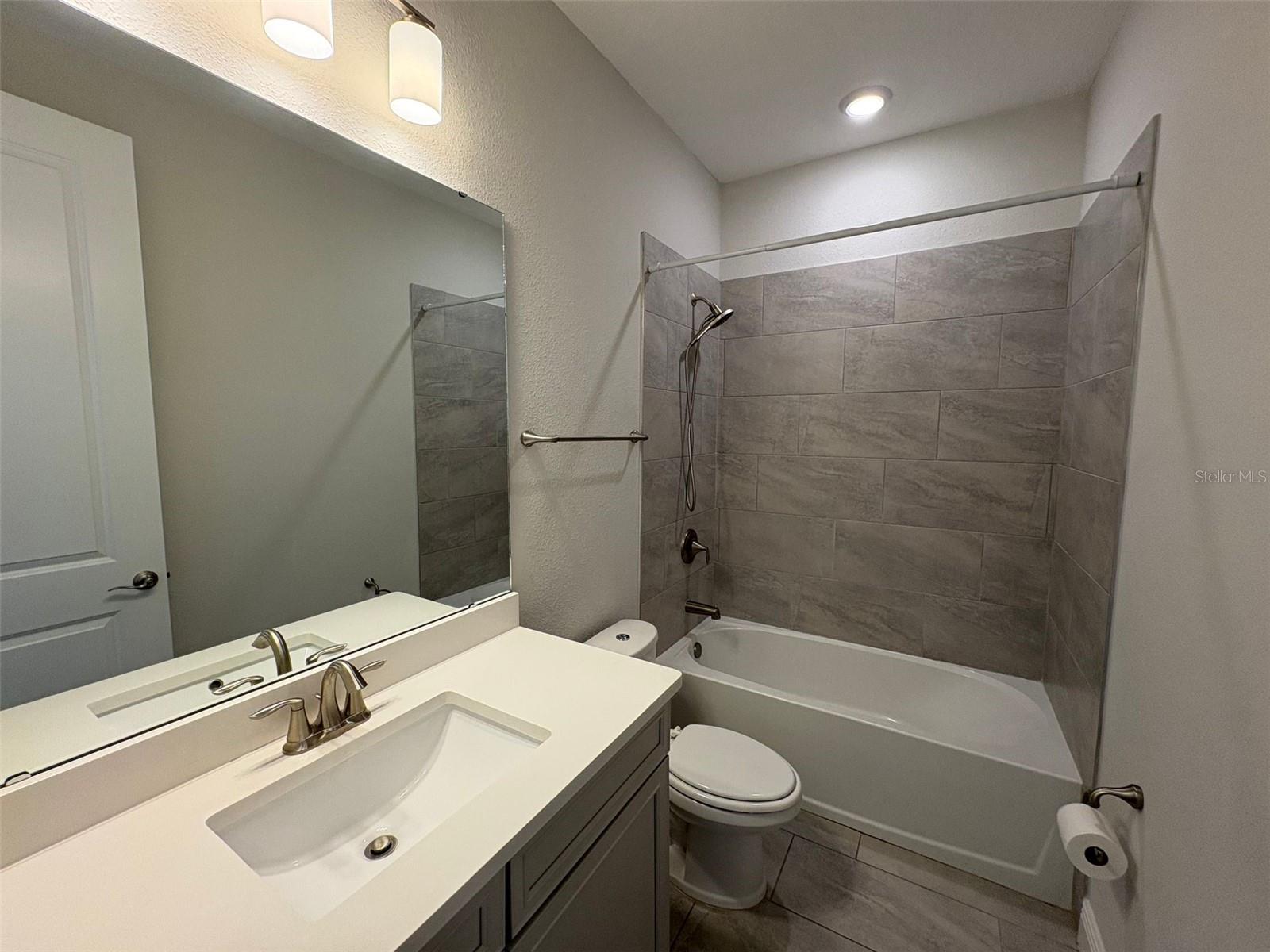 Image 21 of 26 For 7133 Carrickbend Lane