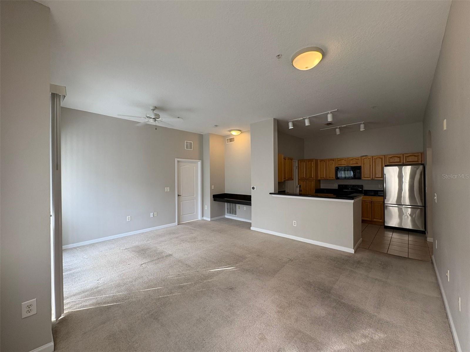 Image 4 of 30 For 5252 Cane Island Loop 301