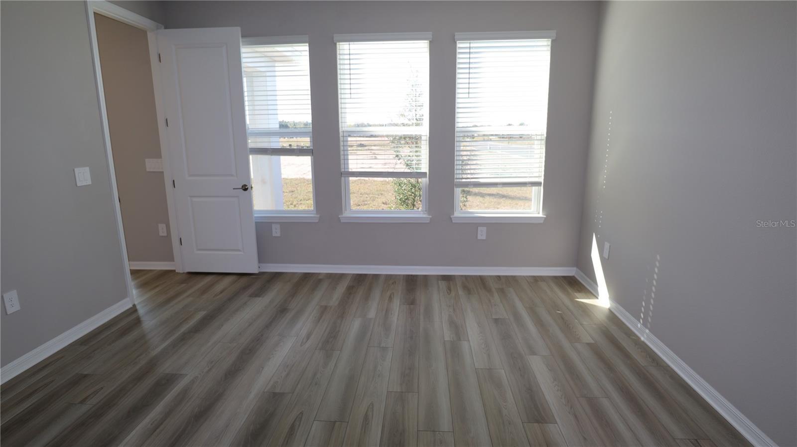 Image 17 of 31 For 984 Top Minnow Road