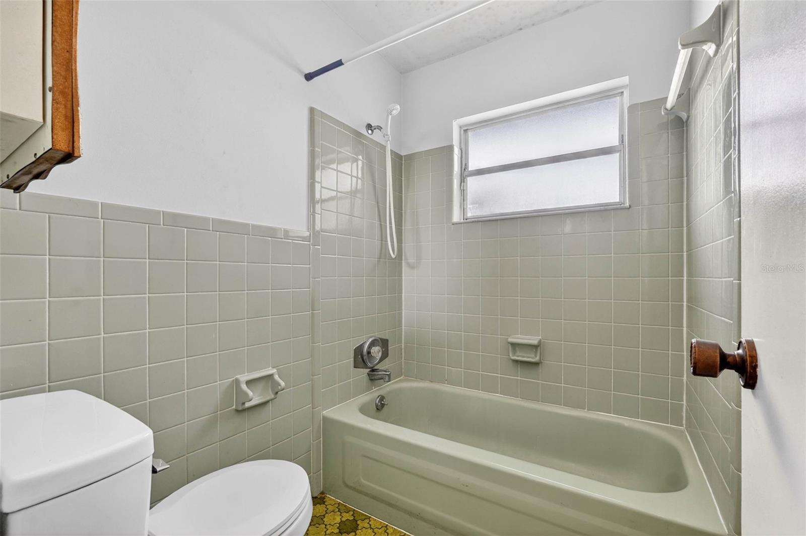 Image 21 of 38 For 10320 Brownwood Avenue