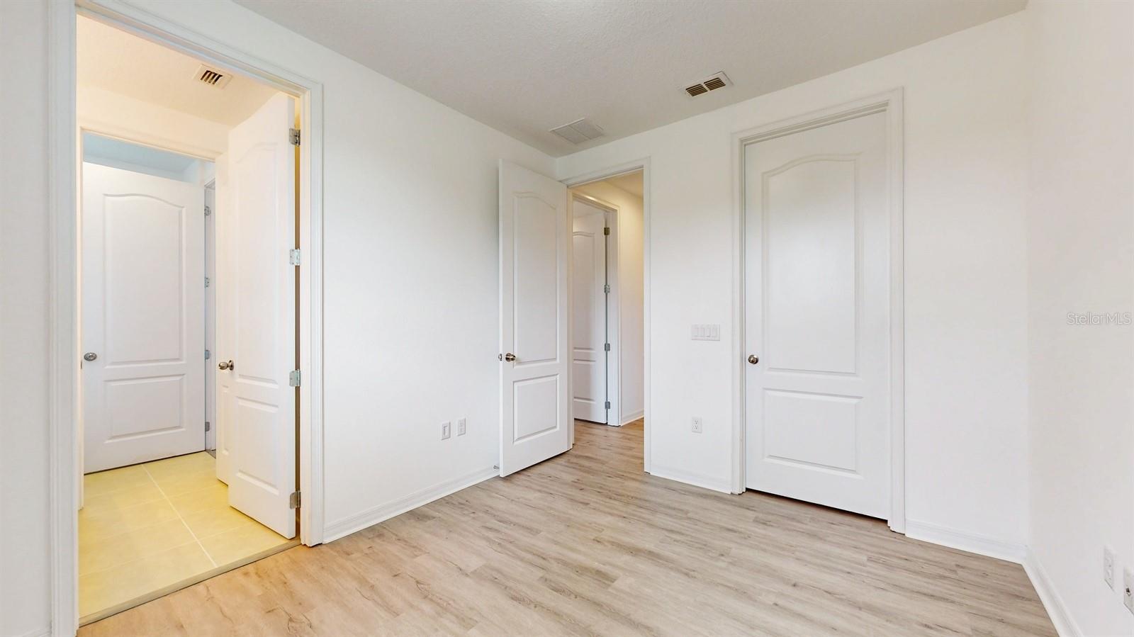 Image 18 of 25 For 14315 Swanley Street