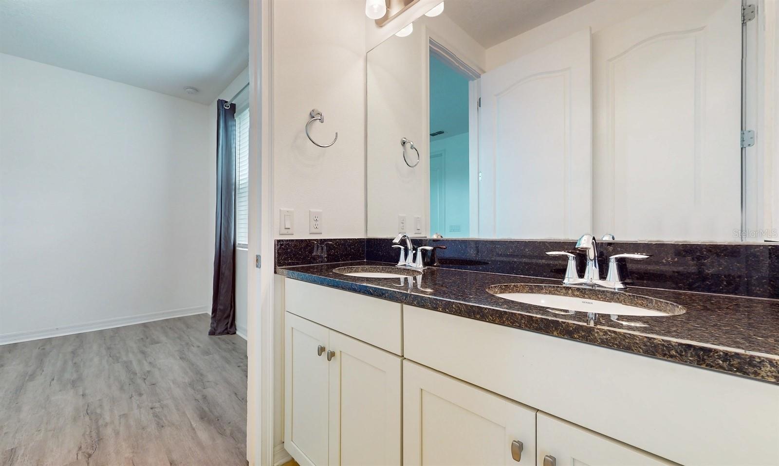 Image 20 of 25 For 14315 Swanley Street