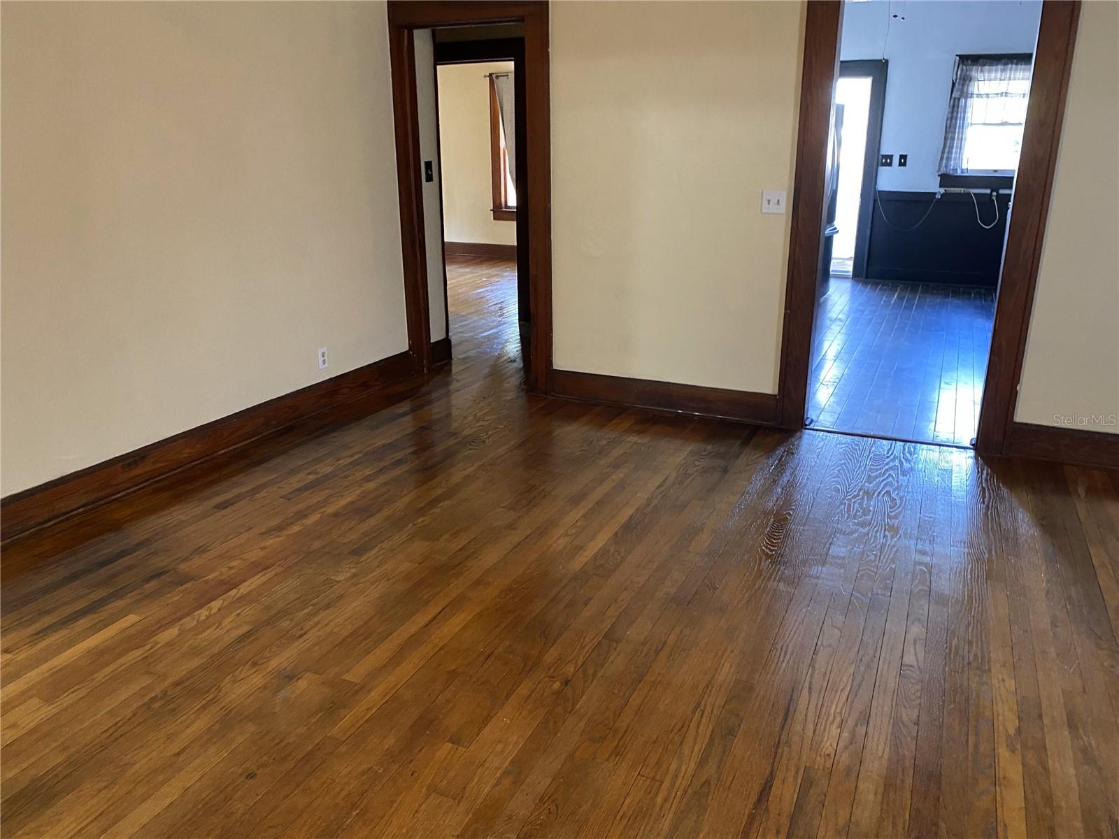 Image 10 of 17 For 439 New York Avenue