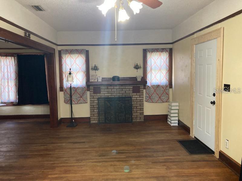 Image 4 of 17 For 439 New York Avenue