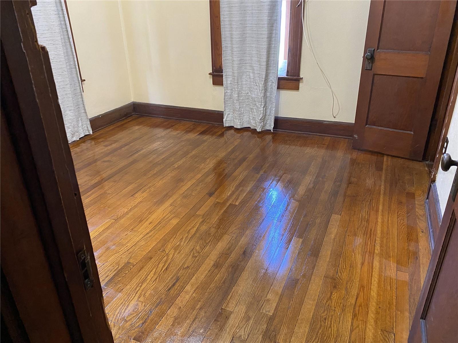 Image 8 of 17 For 439 New York Avenue