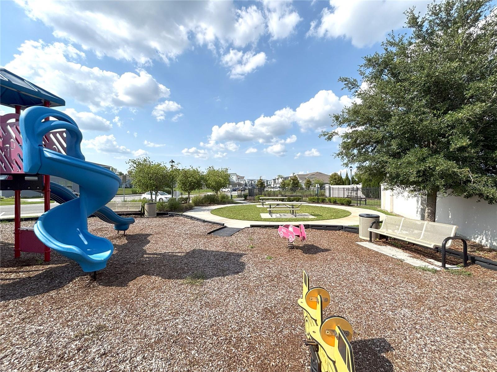 Image 24 of 30 For 921 Spring Palms Loop