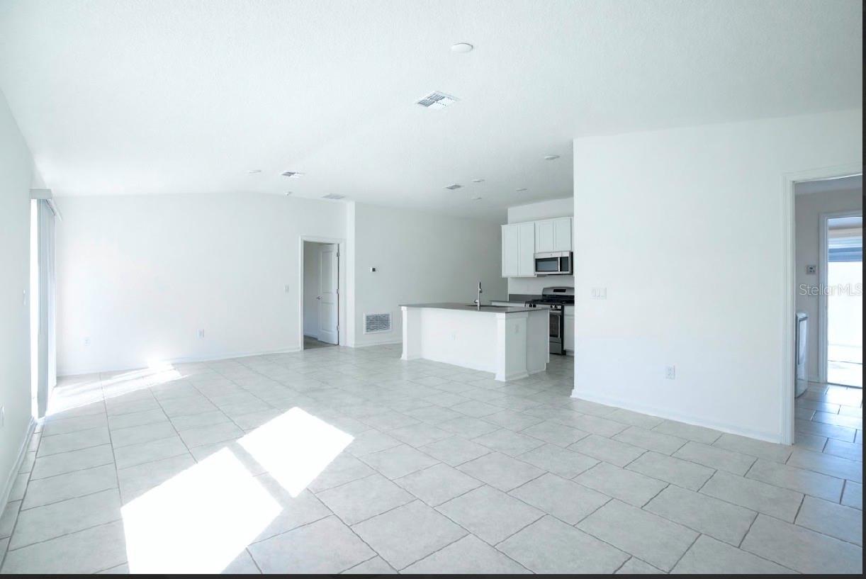 Image 7 of 19 For 9347 Revere Avenue