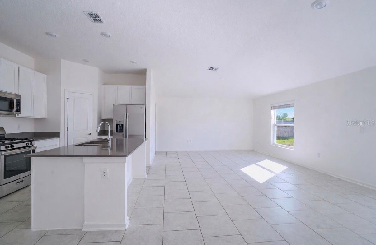 Image 8 of 19 For 9347 Revere Avenue