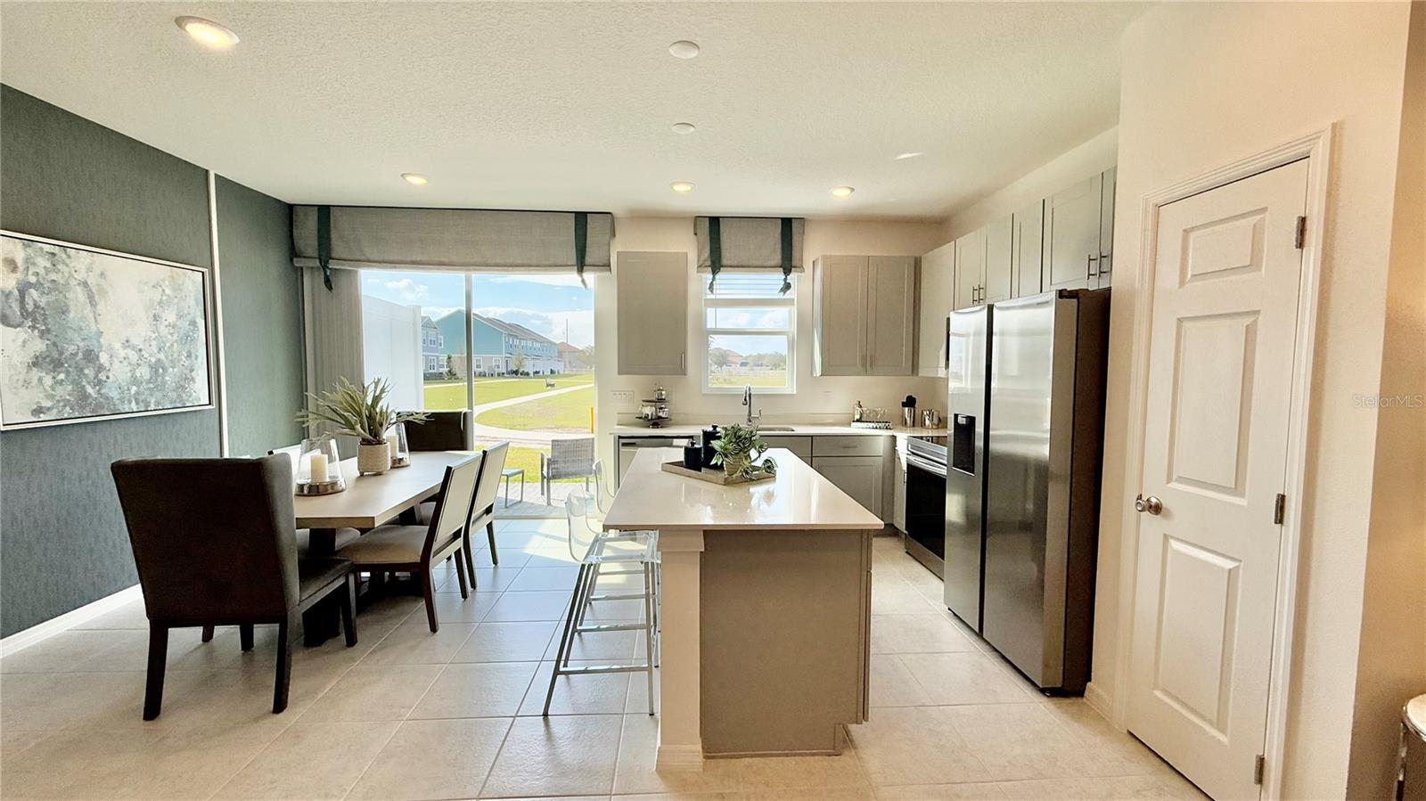 Image 10 of 34 For 1340 Stockwell Avenue