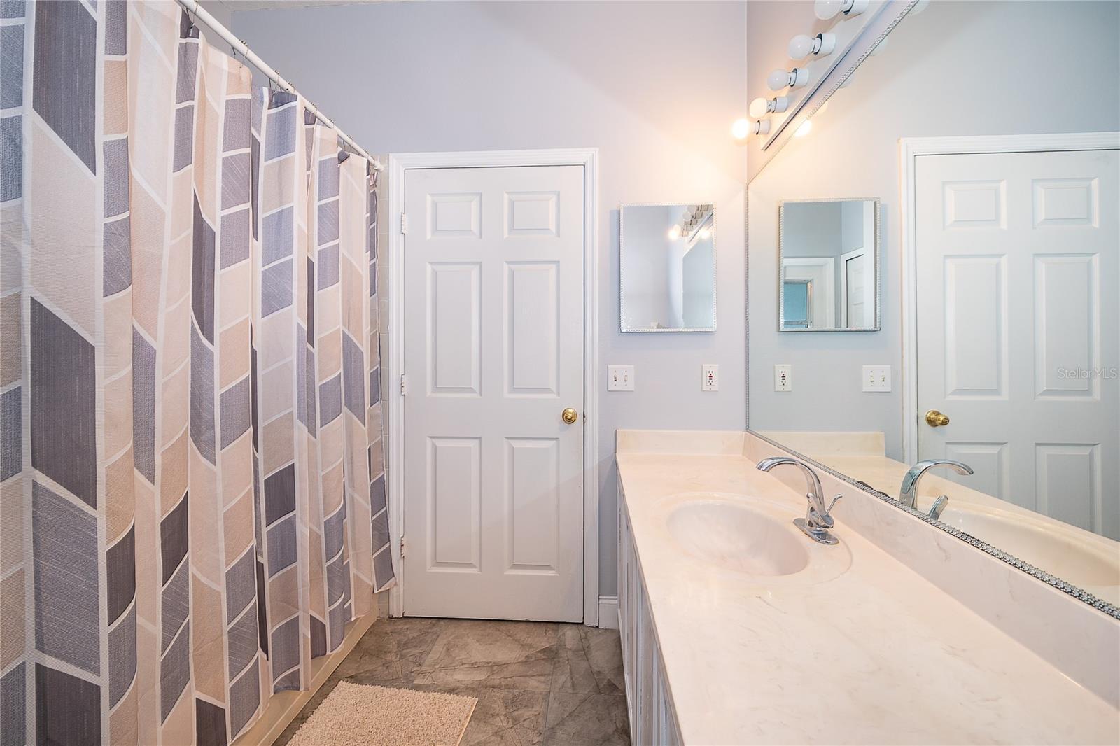 Image 19 of 24 For 5323 Coral Vine Lane