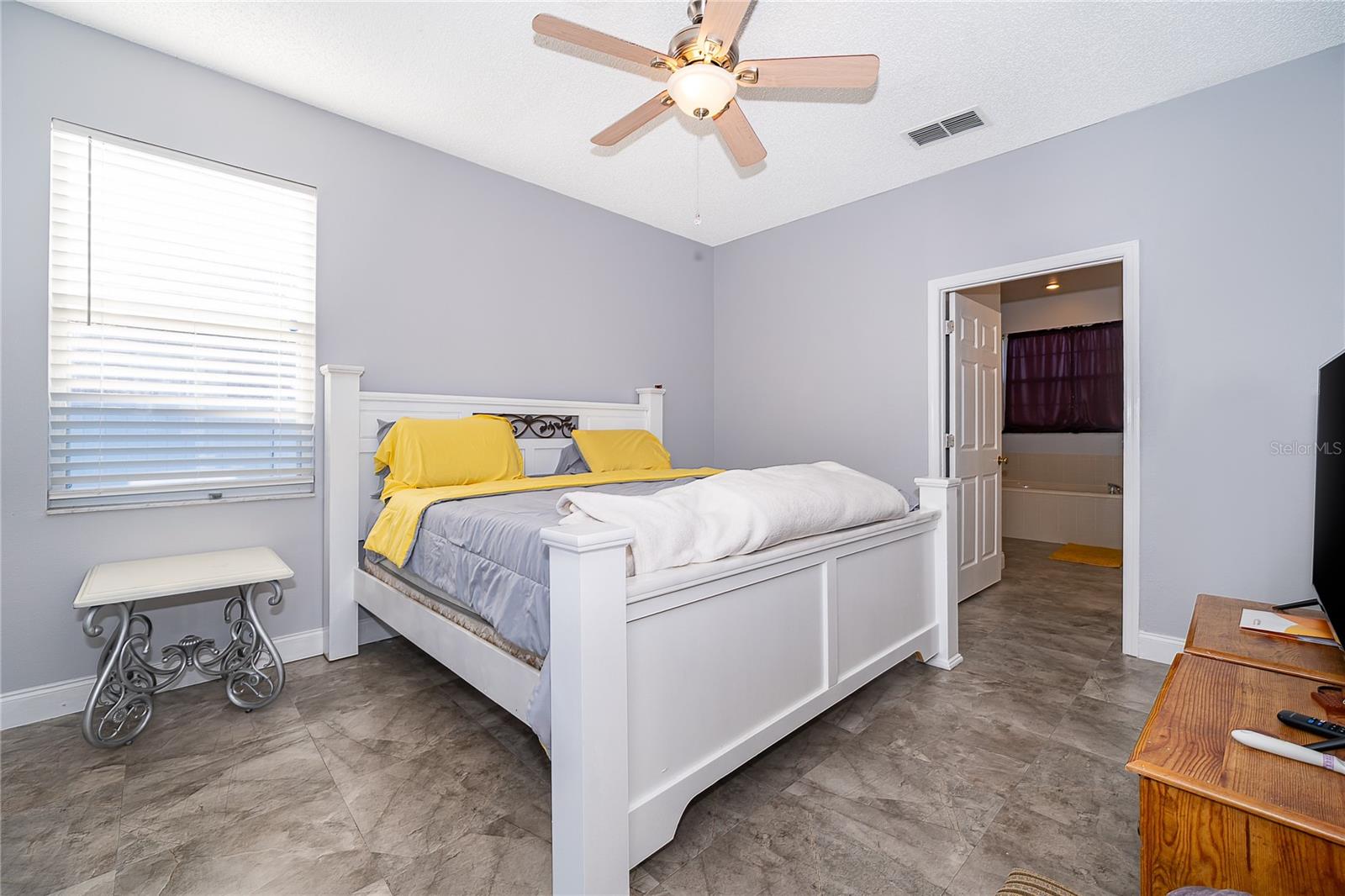 Image 7 of 24 For 5323 Coral Vine Lane