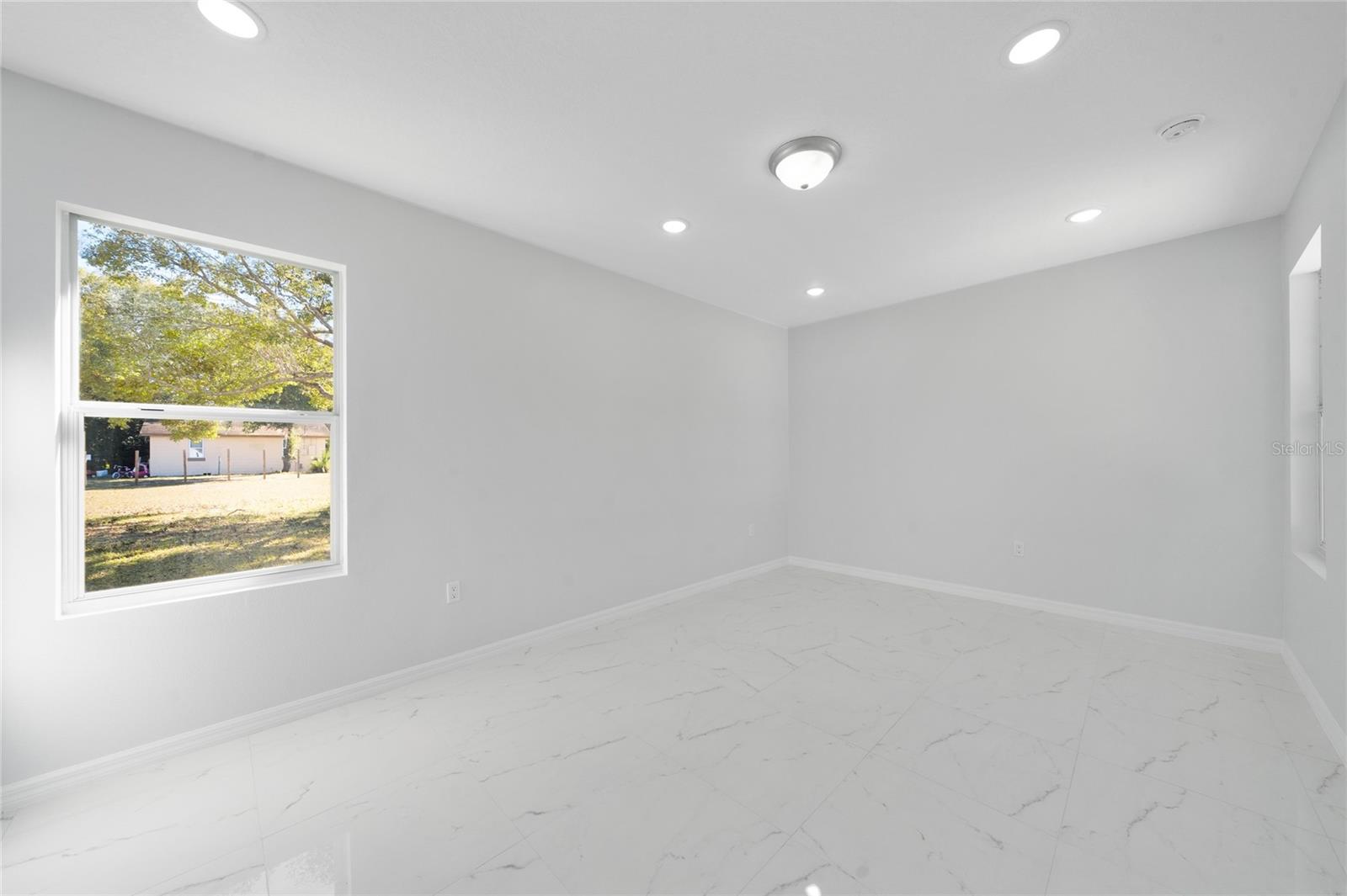 Image 10 of 25 For 1427 Johnson Street