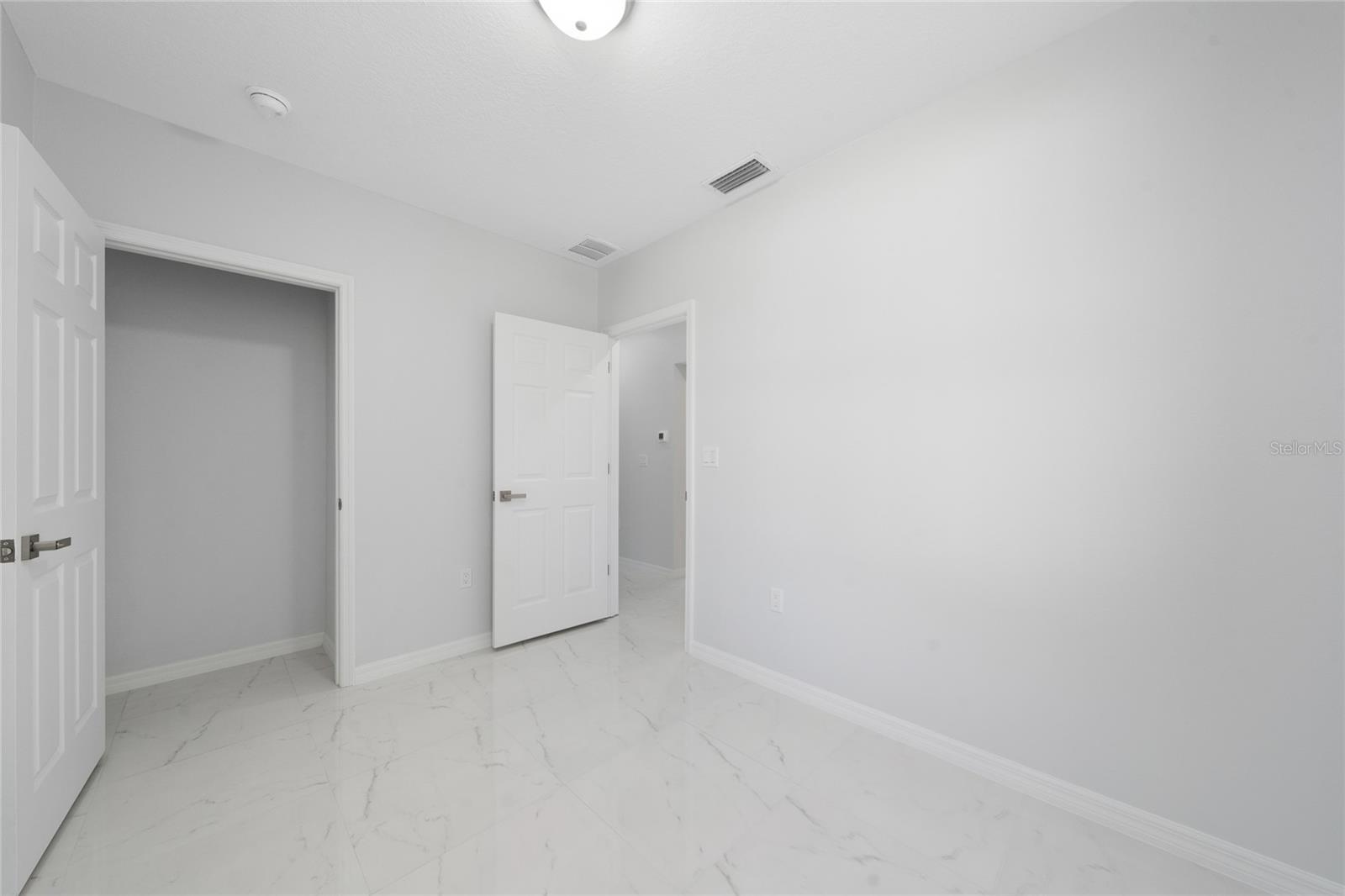 Image 11 of 25 For 1427 Johnson Street