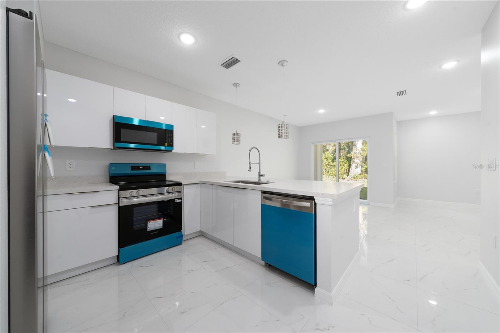 Image 18 of 25 For 1427 Johnson Street