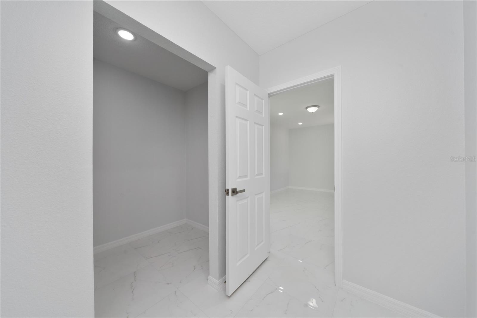 Image 7 of 25 For 1427 Johnson Street