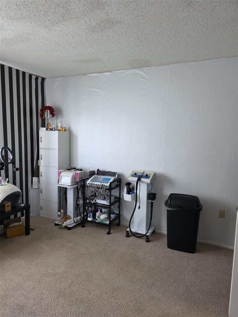 Image 8 of 10 For 4223 Semoran Boulevard 5