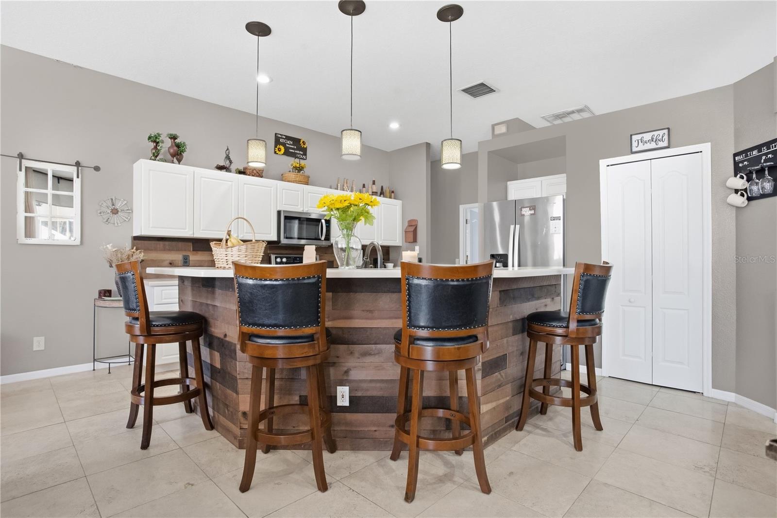 Image 11 of 42 For 10003 Country Carriage Circle